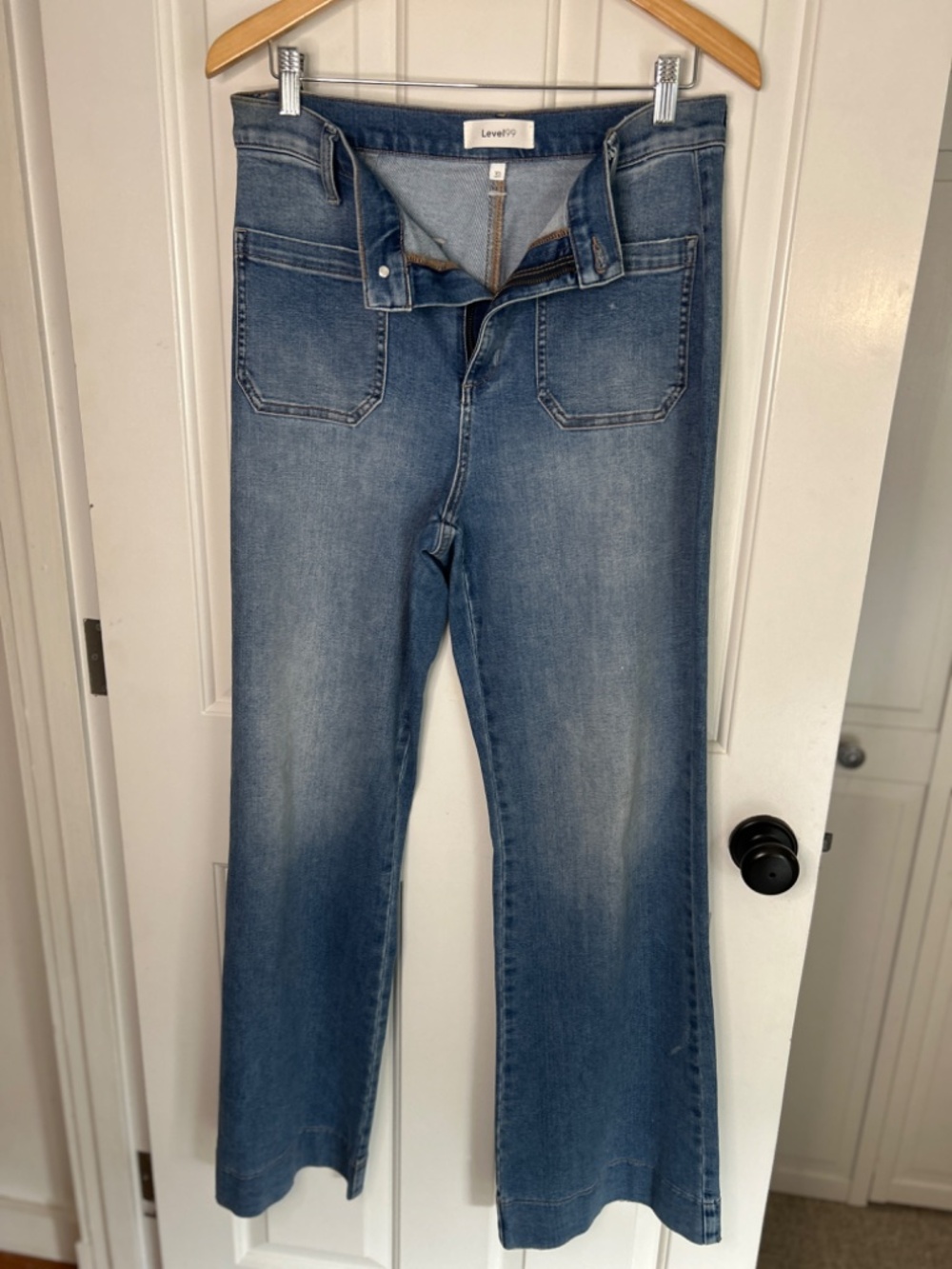 Women's Level 99 Victoria Wide Leg relaxed Light Wash Jeans - Size 31